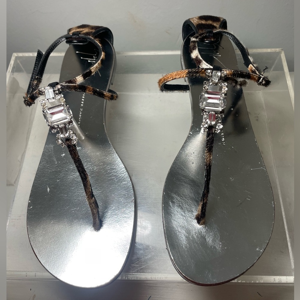 Giuseppe Zanotti Leopard print thong sandals sz 39 made in italy